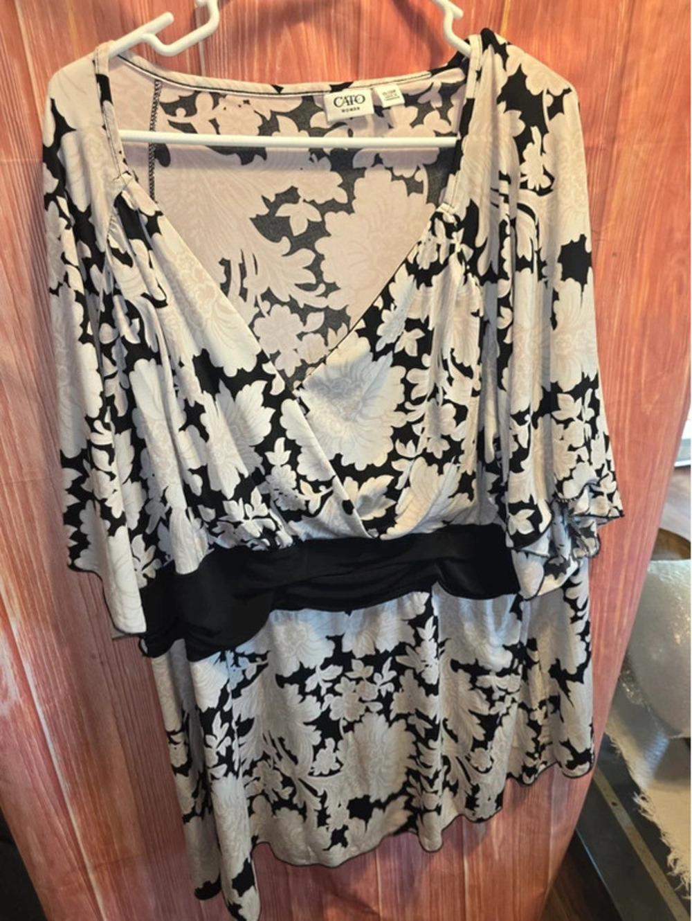 Cato Woman Plus Size 26W/28W Black White Floral Faux Wrap Empire Waist Tunic